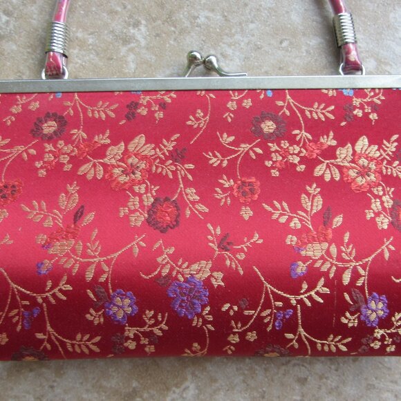 Chinoiserie Print Small 7" X 4" Red Silk Oriental Handbag - Picture 5 of 6